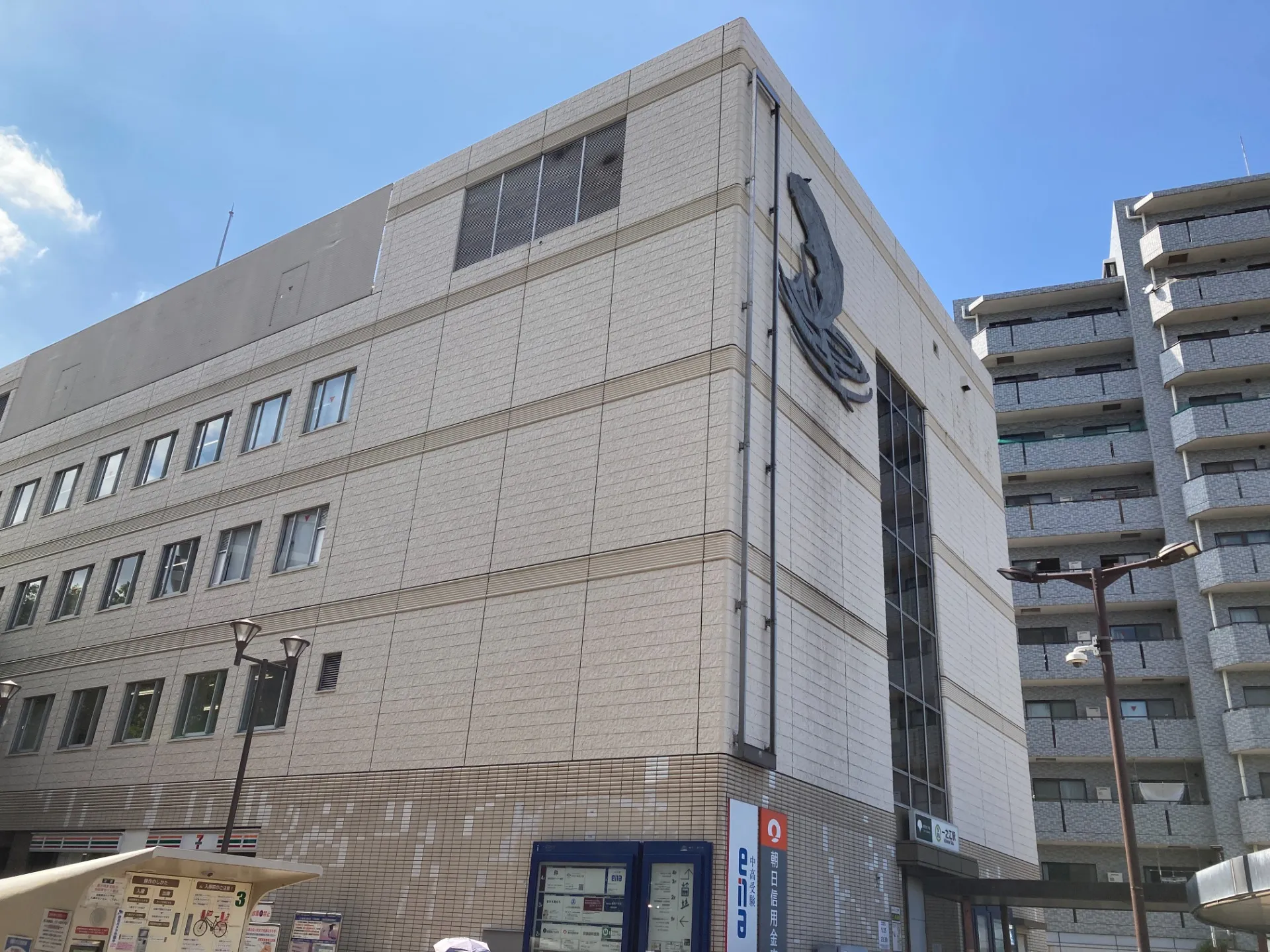 造作材などの営業スタッフ